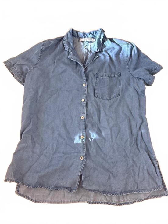 Hester & Orchard Tops - Hester & Orchard Blue Short Sleeve Button-Up Shirt Size Small